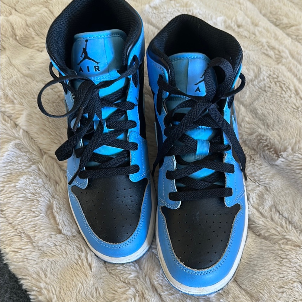 Kids Dunks Jordan High-Top Sneakers - Black and Blue - Picture 2 of 5